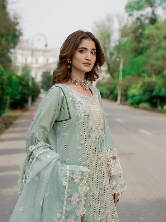 Pakistan Branded Suite Collection Wholesale Rtaes available By WirsaFabric